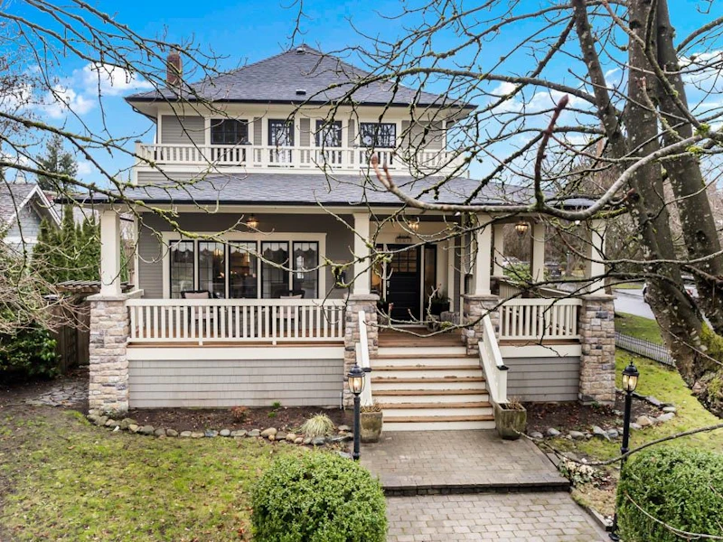301 Fifth Avenue, New Westminster BC V3L 1R6