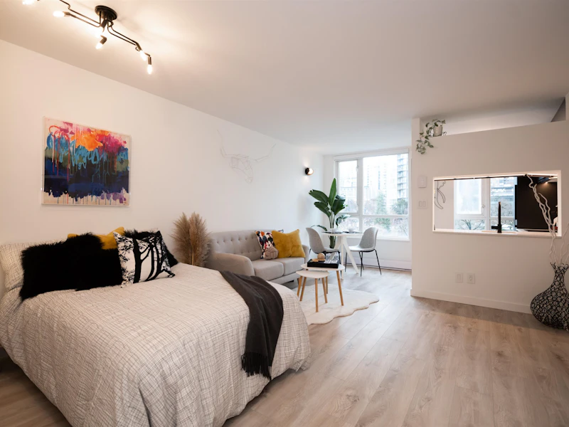 210 - 1188 Richards Street, Vancouver BC V6B 3E6