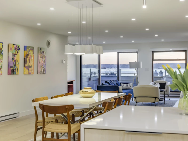 206 - 225 24th Street, West Vancouver BC V7V 4G9