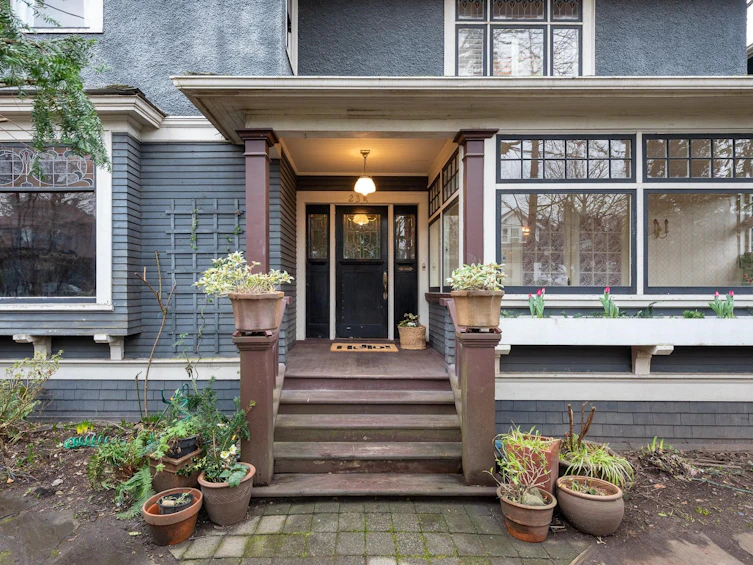 234 Fourth Avenue, New Westminster, BC, V3L 1N7