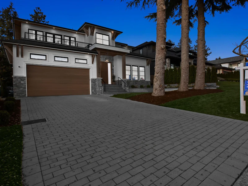 12701 17a Avenue, Surrey BC V4A 5T5