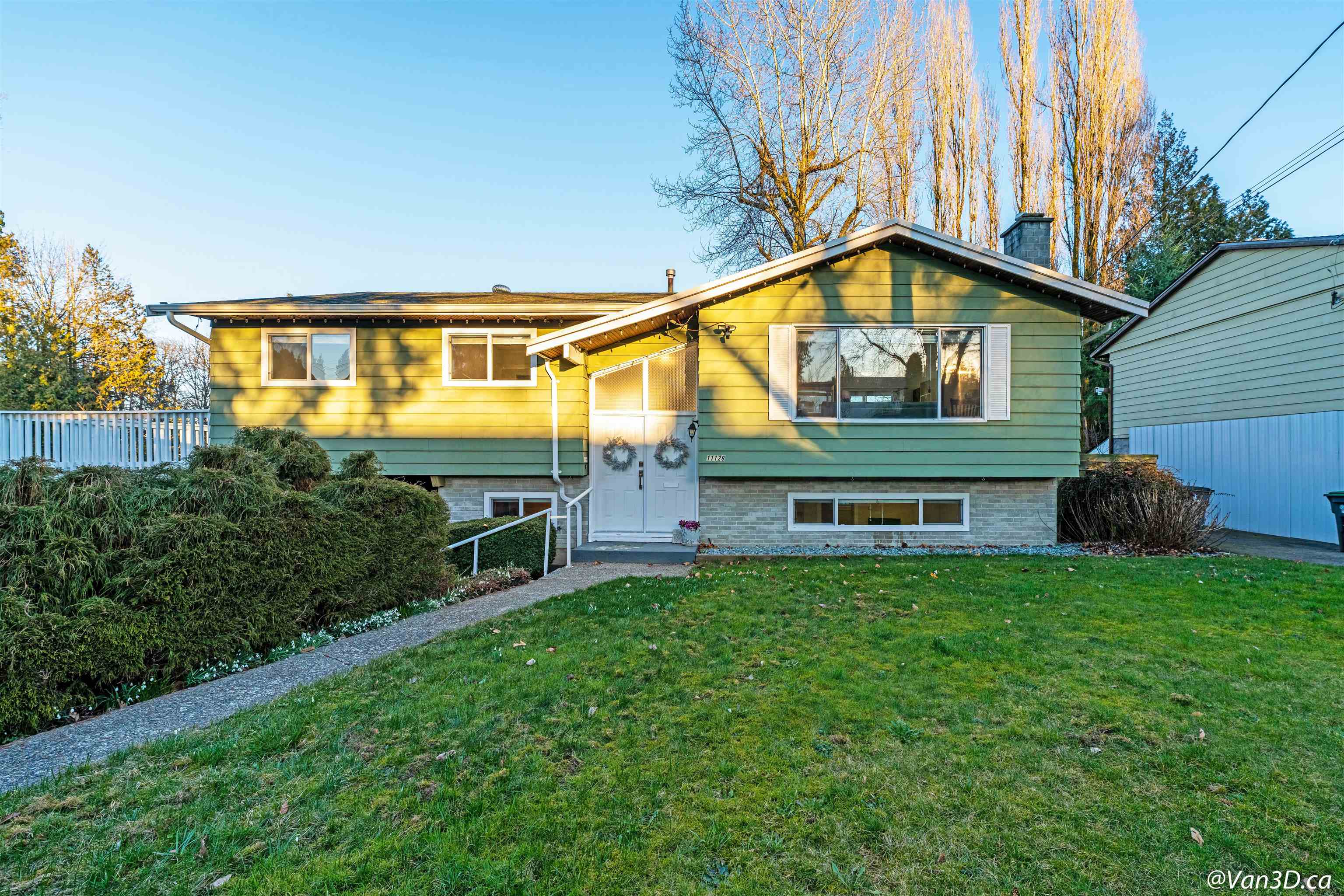 11128 148a Street, Surrey, BC, V3R 3Z4