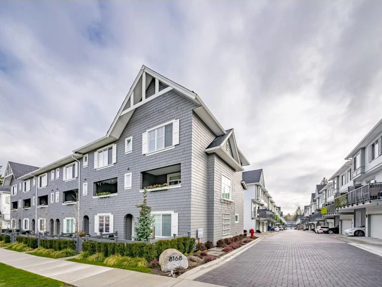 11-8168 136a Street, Surrey, BC, V3W 2Z6