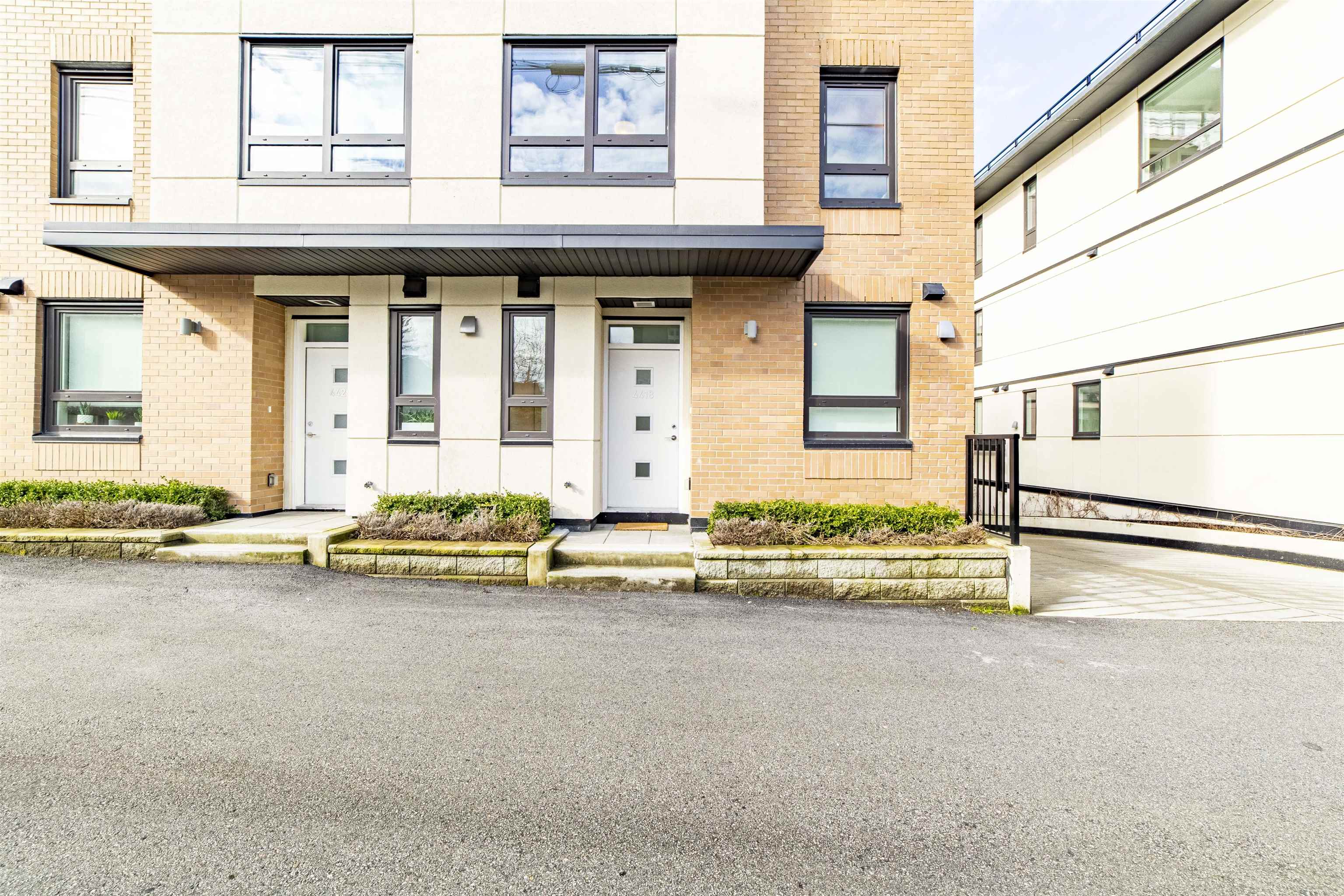 4418 Cambie Street, Vancouver, BC, V5Y 0M2