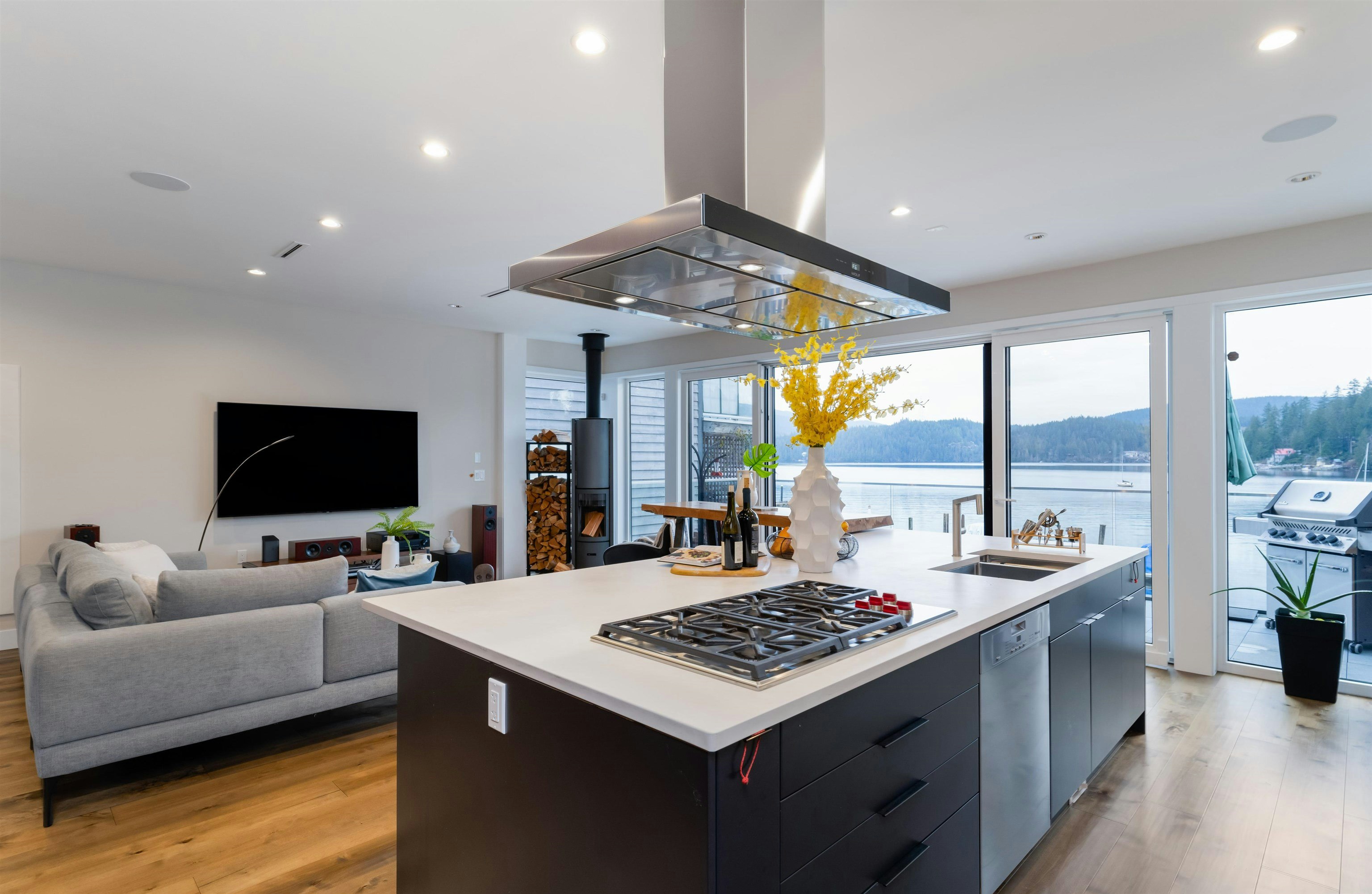 2552 Panorama Drive, North Vancouver, BC, V7G 1V5
