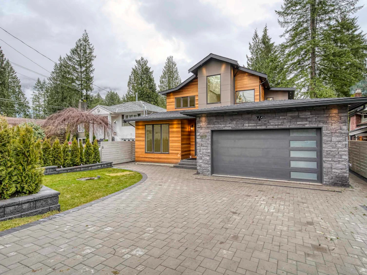 4470 Capilano Road, North Vancouver, BC, V7R 4J9