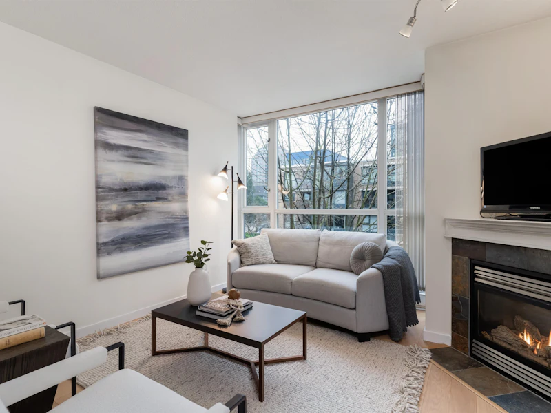310 - 1425 W 6th Avenue, Vancouver BC V6H 4G5