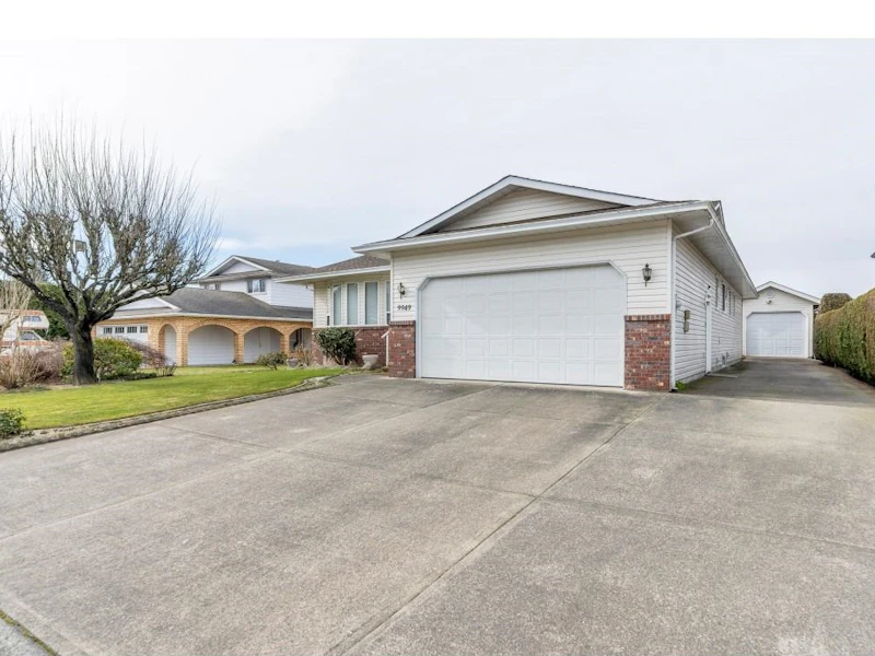 9949 Shamrock Drive, Chilliwack BC V2P 5L3