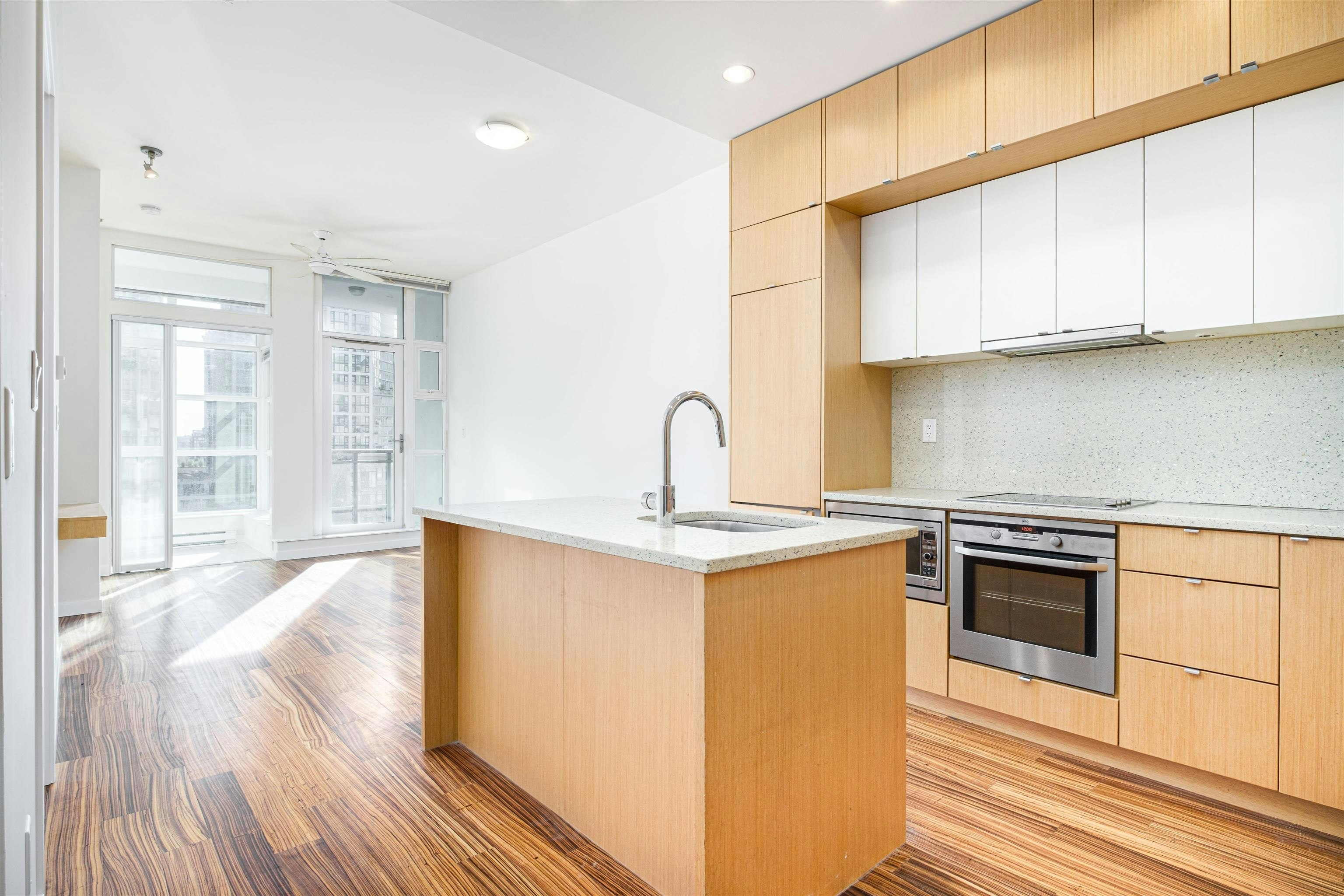 609-1205 Howe Street, Vancouver, BC, V6Z 0B2