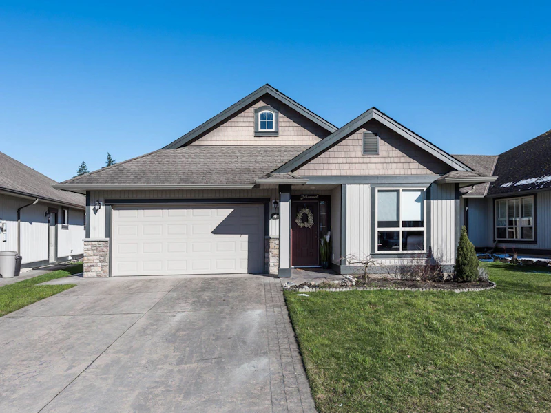 4 - 44465 Mclaren Drive, Chilliwack BC V2R 0C1