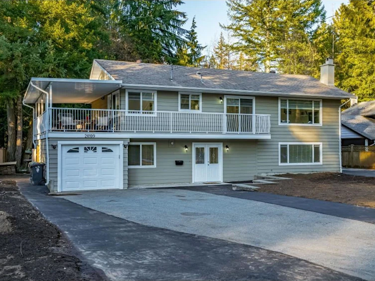 20109 40a Avenue, Langley, BC, V3A 2Y6