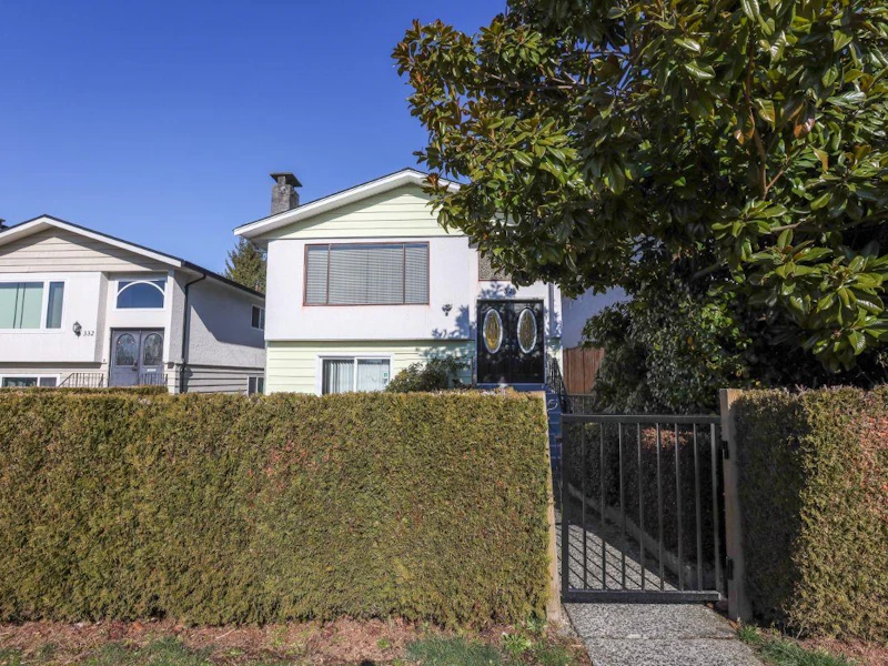 328 W 21st Street, North Vancouver BC V7M 1Z5