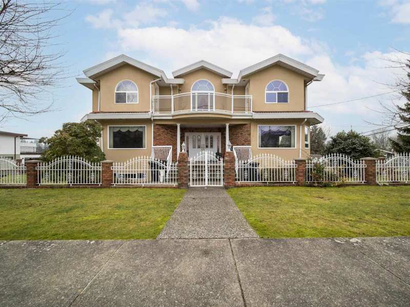 5220 Venables Street, Burnaby BC V5B 1Y1