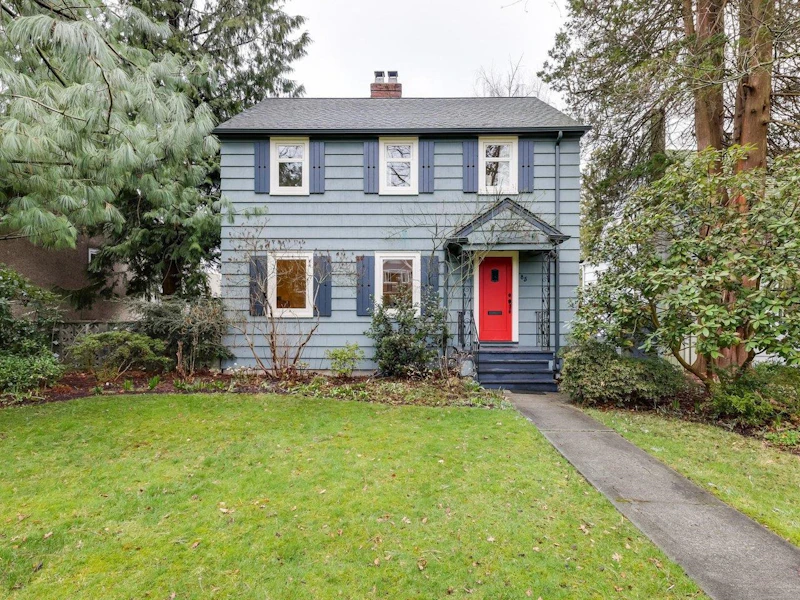 85 W 22nd Avenue, Vancouver BC V5Y 2E9