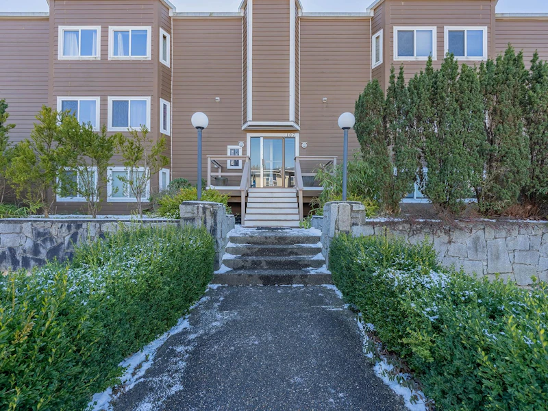 302 - 107 W 27th Street, North Vancouver BC V7N 4G5