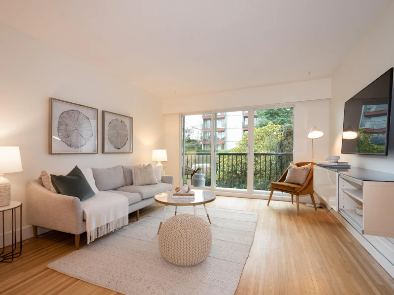 305 - 2125 W 2nd Avenue, Vancouver BC V6K 1H7