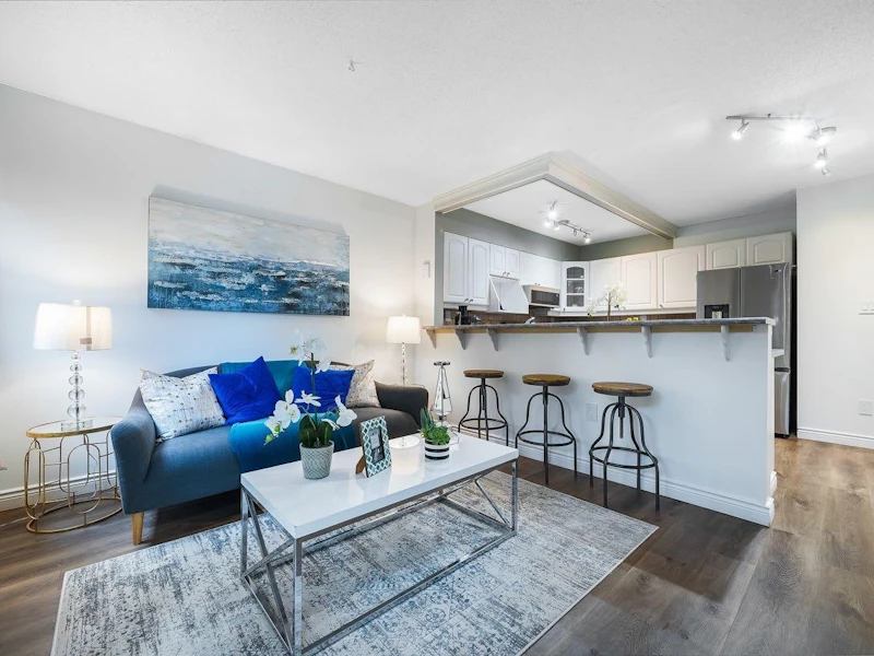 11 - 460 W 16th Avenue, Vancouver BC V5Y 1Z3