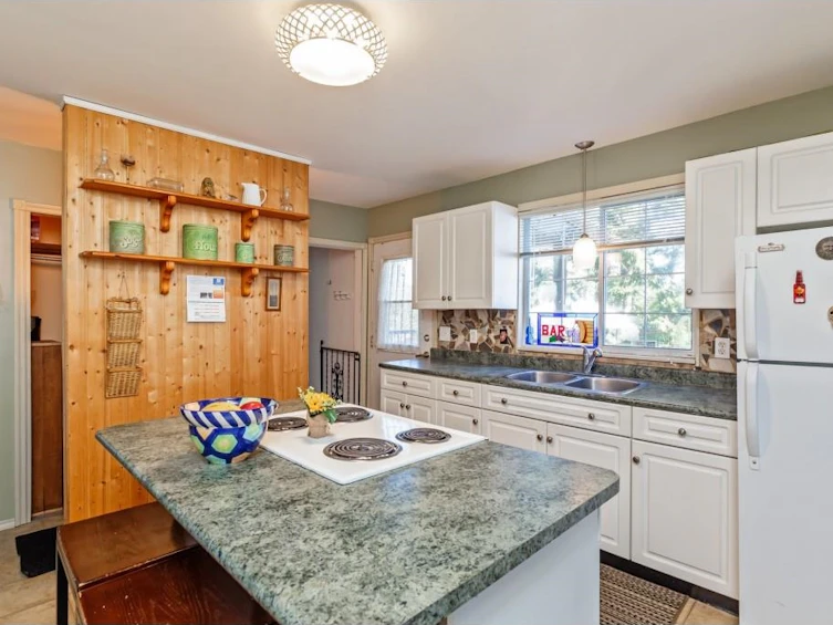 33543 Cherry Avenue, Mission, BC, V2V 2V5