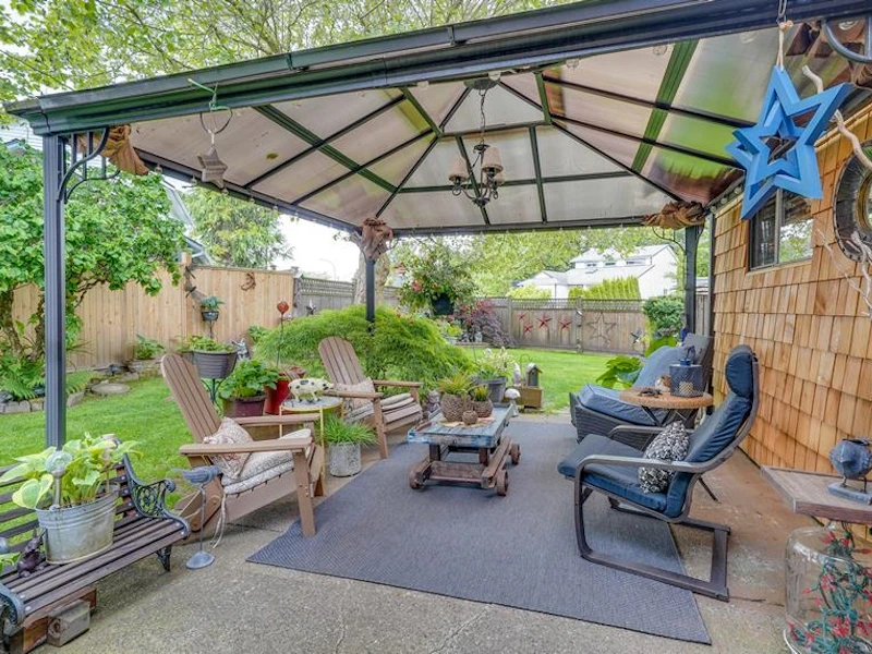 15512 90a Avenue, Surrey BC V3R 8W1