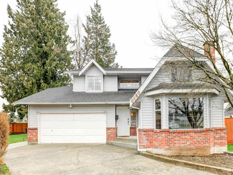 9550 153a Street, Surrey, BC, V3R 8J6