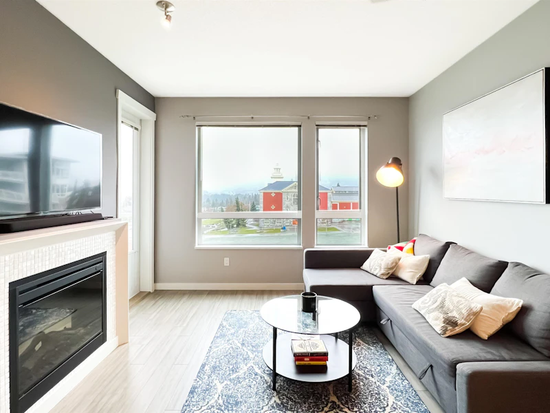 310 - 717 Chesterfield Avenue, North Vancouver BC V7M 3L8