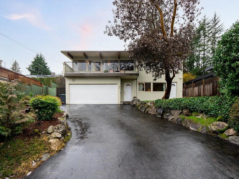 949 N Dollarton Highway, North Vancouver BC V7G 1N6