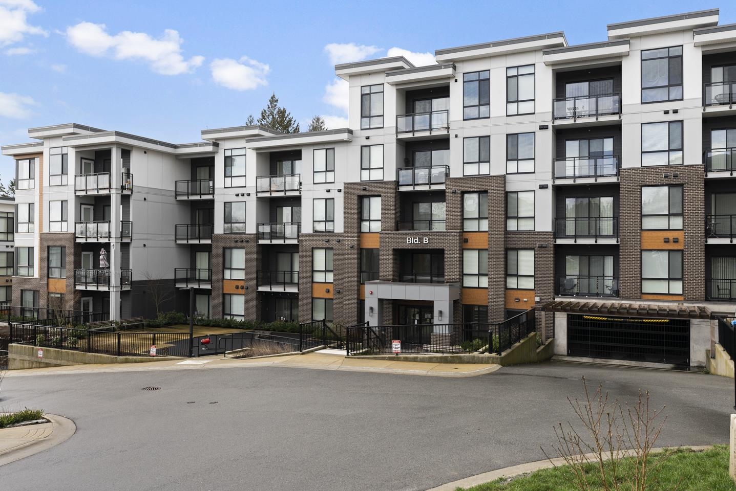 B002-20087 68 Avenue, Langley, BC, V2Y 0Y3