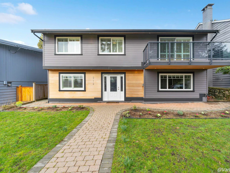 512 W 29th Street, North Vancouver, BC, V7N 2K1