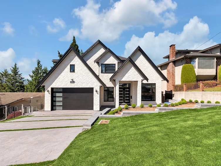13553 113 Avenue, Surrey, BC, V3R 6S9