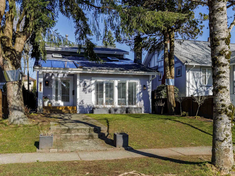 4691 W 8th Avenue, Vancouver BC V6R 2A6