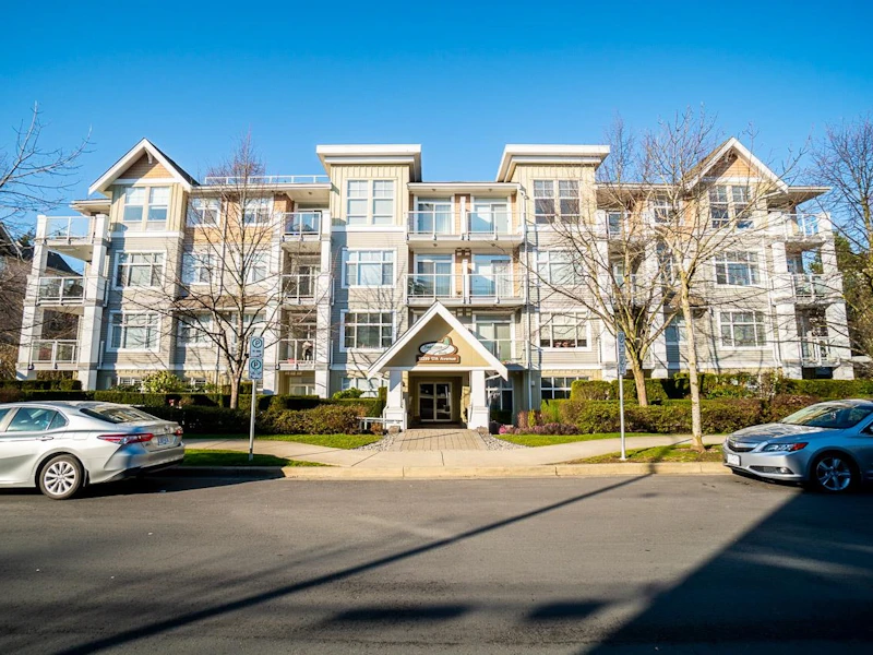 305 - 15299 17a Avenue, Surrey BC V4A 1V4