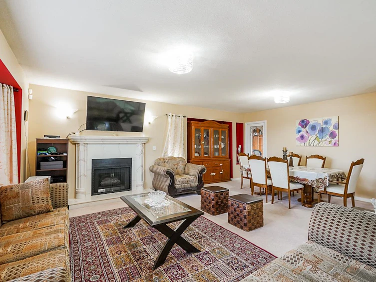 8229 167a Street, Surrey, BC, V4N 3H5