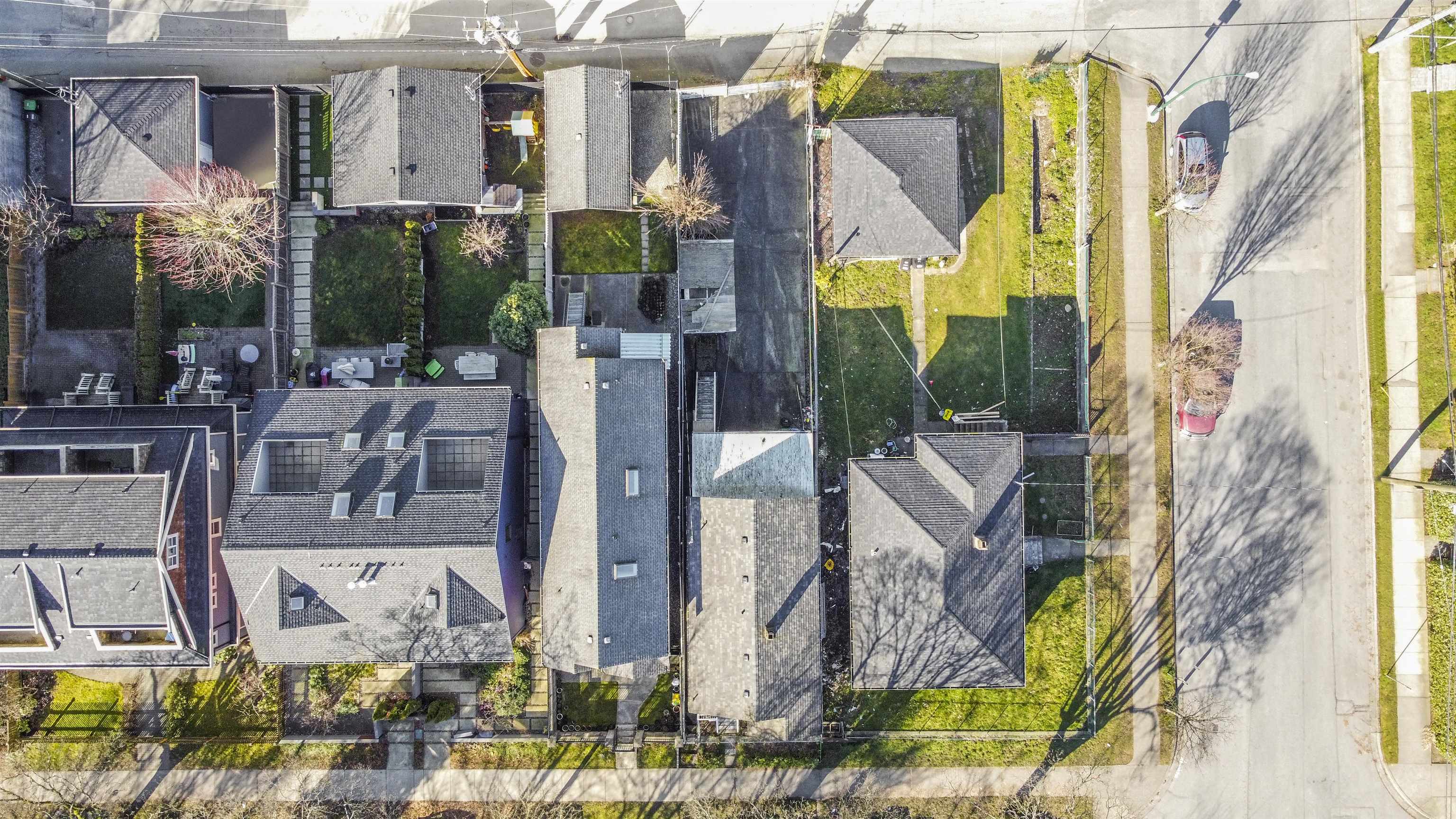 2087 E Pender Street, Vancouver, BC, V5L 1X1