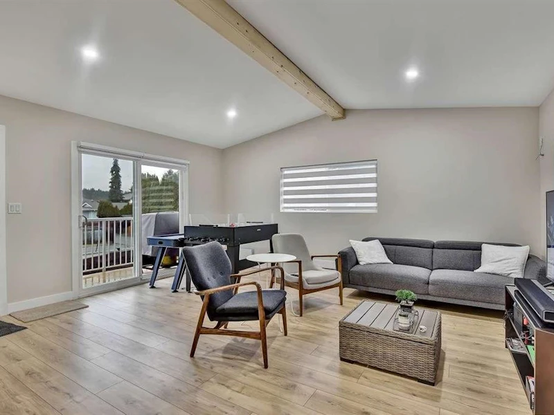 15023 96th Avenue, Surrey BC V3R 1G1