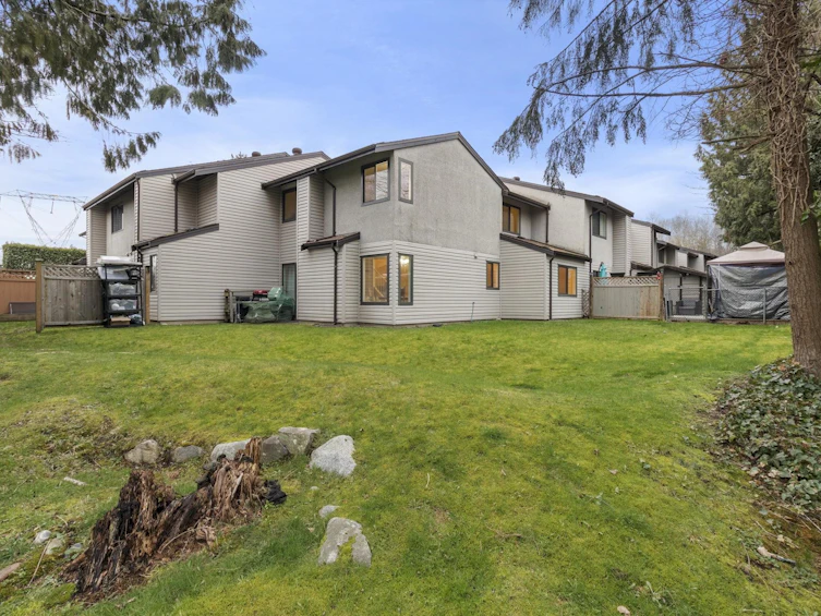 40-9955 140 Street, Surrey, BC, V3T 4M4