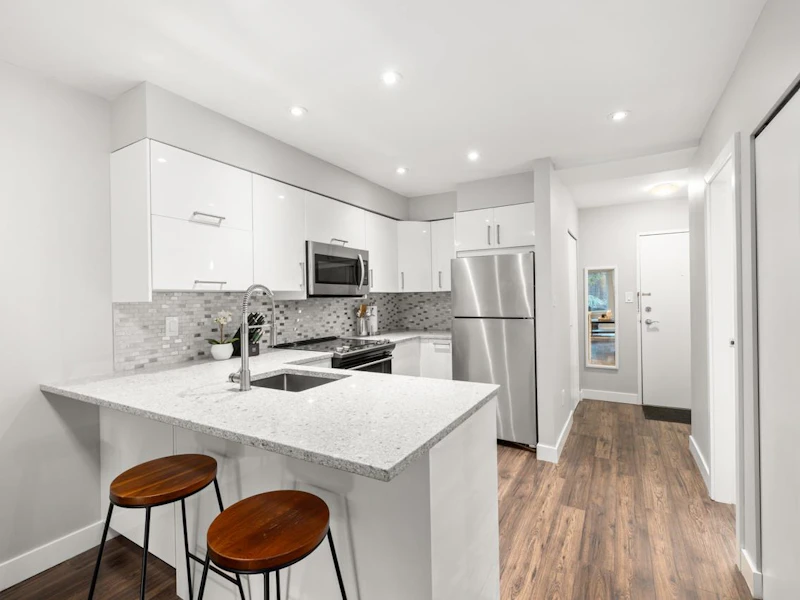 111 - 1274 Barclay Street, Vancouver BC V6E 1H3