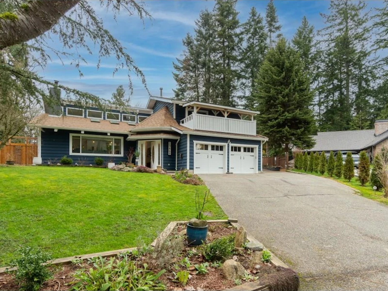 13469 17th Avenue, Surrey BC V4A 6B1