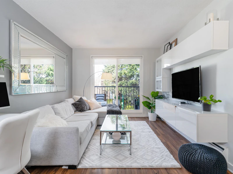 202 - 2234 W 1st Avenue, Vancouver BC V6K 1G1