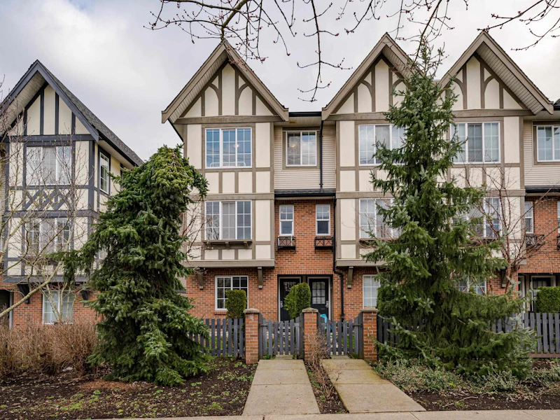 111 - 20875 80th Avenue, Langley BC V2Y 0B2