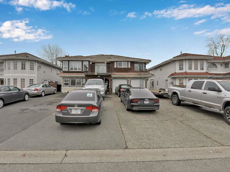 8316 122a Street, Surrey, BC, V3W 0T1