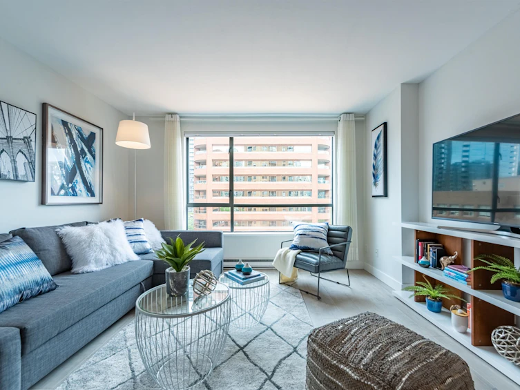 902-1189 Howe Street, Vancouver, BC, V6Z 2X4