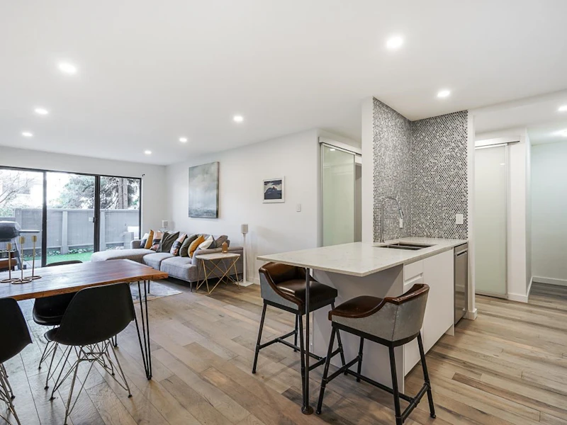 110 - 444 E 6th Avenue, Vancouver BC V5T 1K6