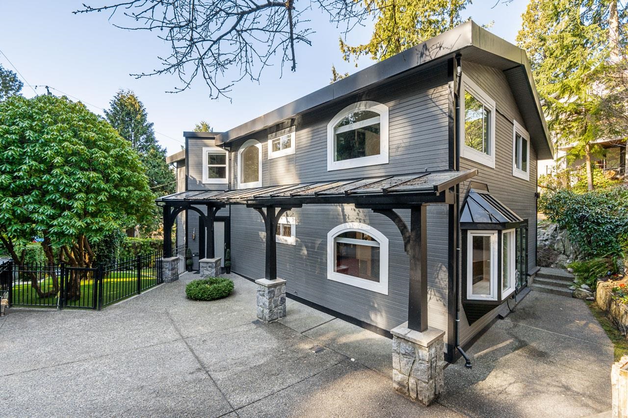 5747 Telegraph Trail, West Vancouver, BC, V7W 1R3