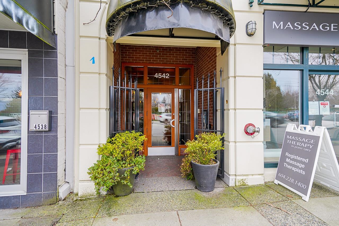 203-4542 W 10th Avenue, Vancouver, BC, V6R 2J1
