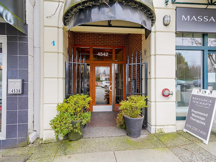 203-4542 W 10th Avenue, Vancouver, BC, V6R 2J1