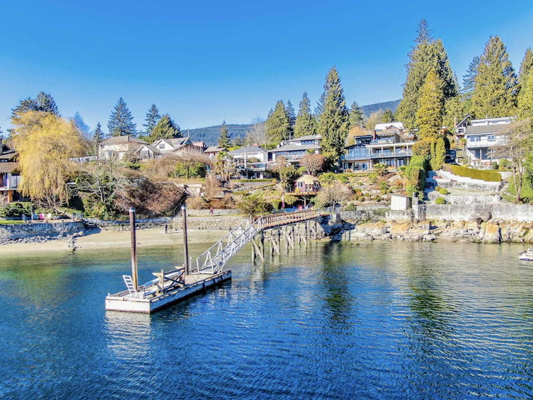 4505 Stonehaven Avenue, North Vancouver, BC, V7G 1E7