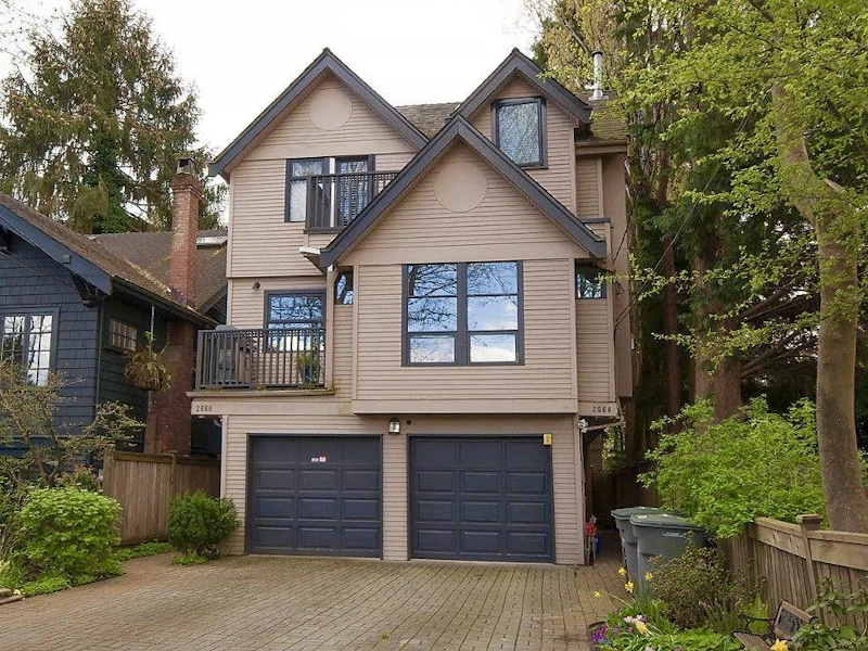 2668 W 6th Avenue, Vancouver BC V6K 1W7