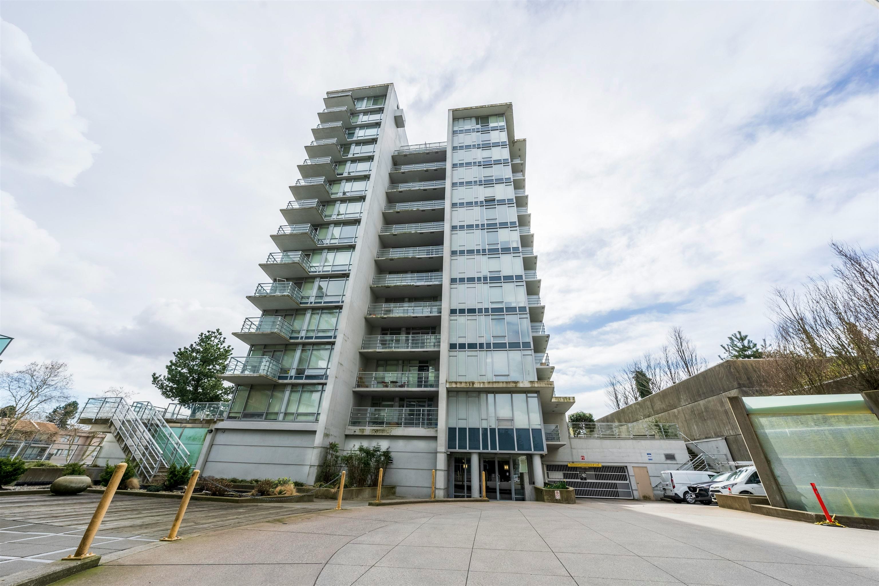 601-8288 Lansdowne Road, Richmond, BC, V6X 0B3