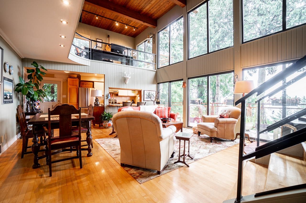 300 Bayview Road, West Vancouver, BC, V0N 2E0