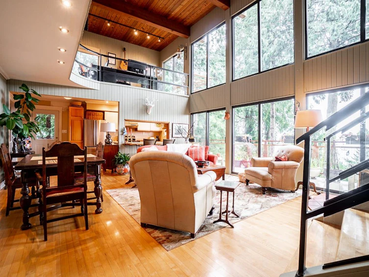 300 Bayview Road, West Vancouver, BC, V0N 2E0